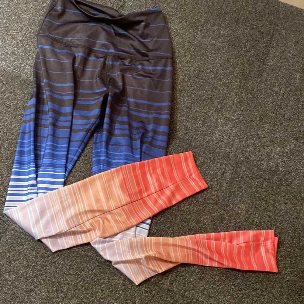 Beyond Yoga Striped Ombre High-Waist Legging Size S
PREOWNED